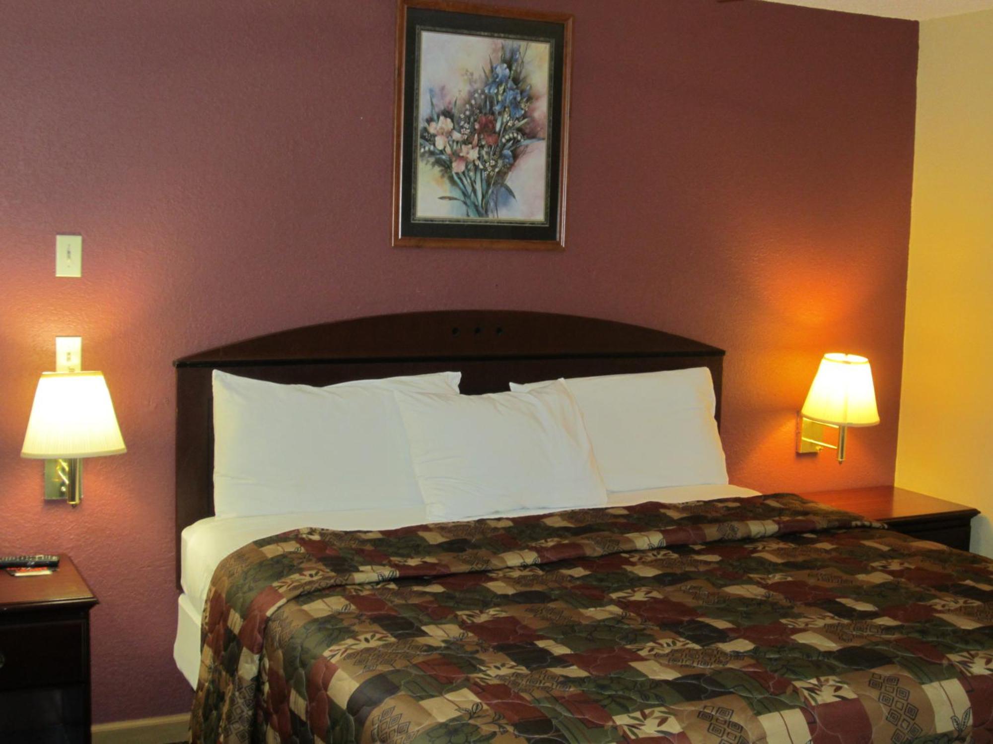 First Western Inn - Fairmont City Экстерьер фото