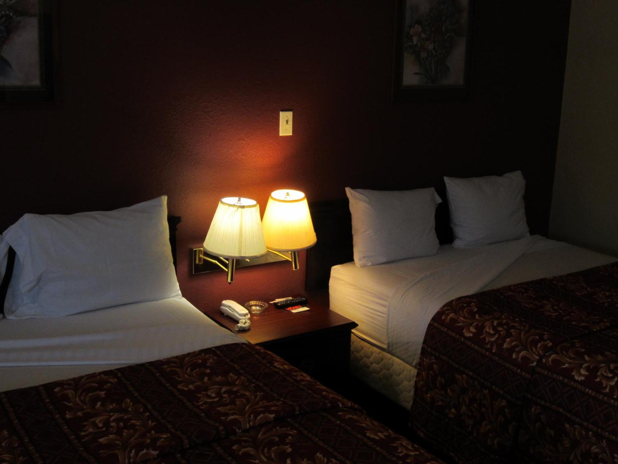 First Western Inn - Fairmont City Номер фото